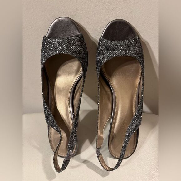 Pelle Moda Women’s Nadie 2, Silver Slingback Pumps - Picture 5 of 6